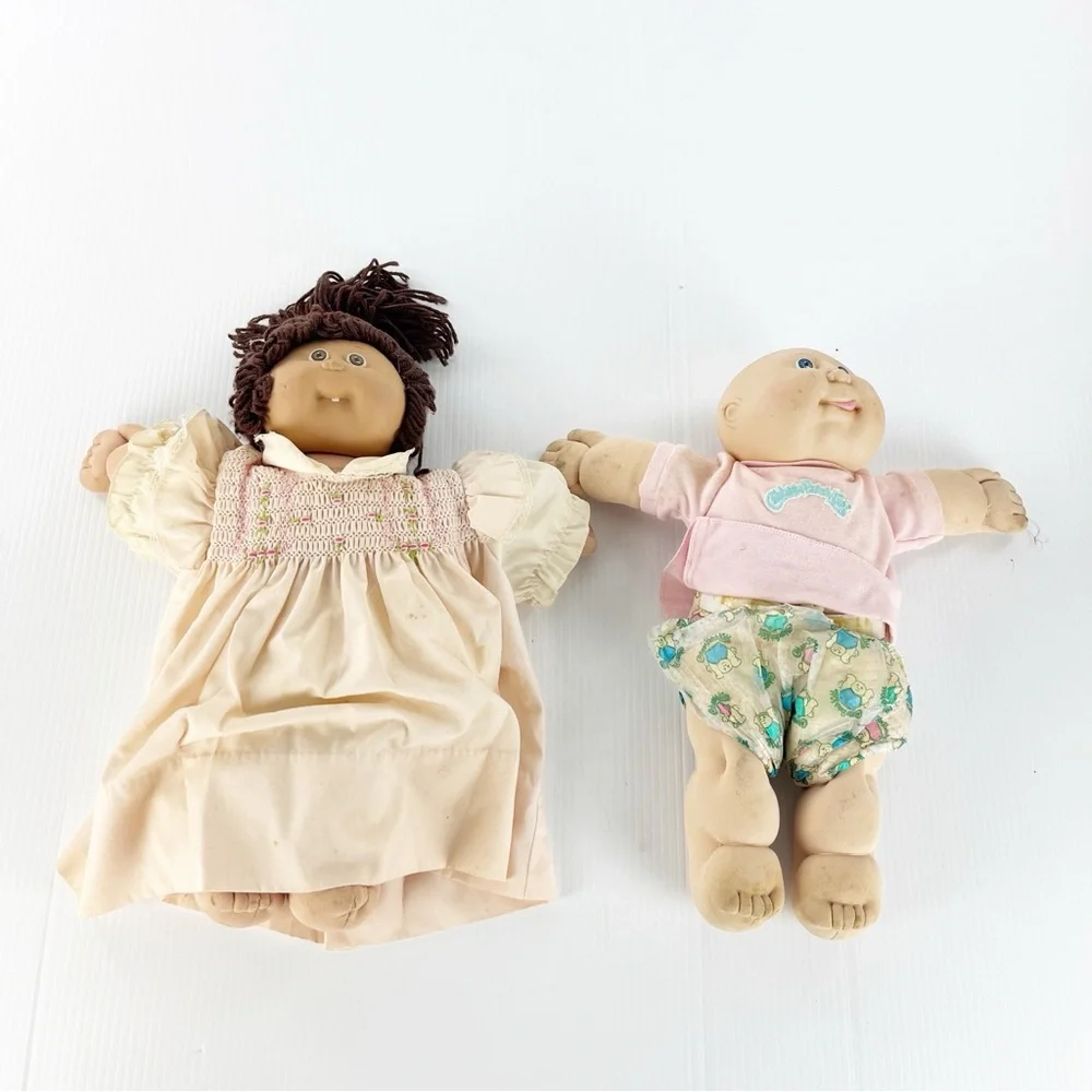 Vintage Set of 2 Cabbage Patch Kids Dolls Action Figures AS IS